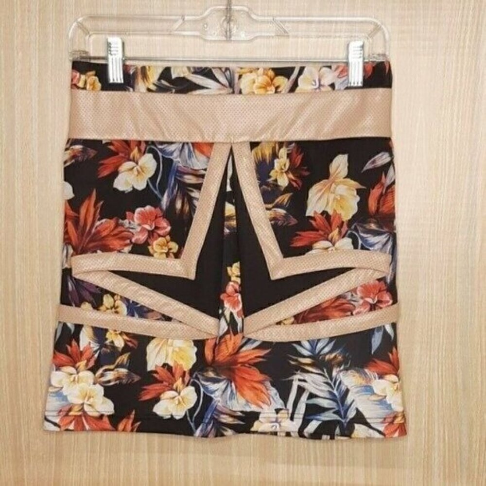 Whitney Eve NWT Floral & Faux Leather mini skirt 4